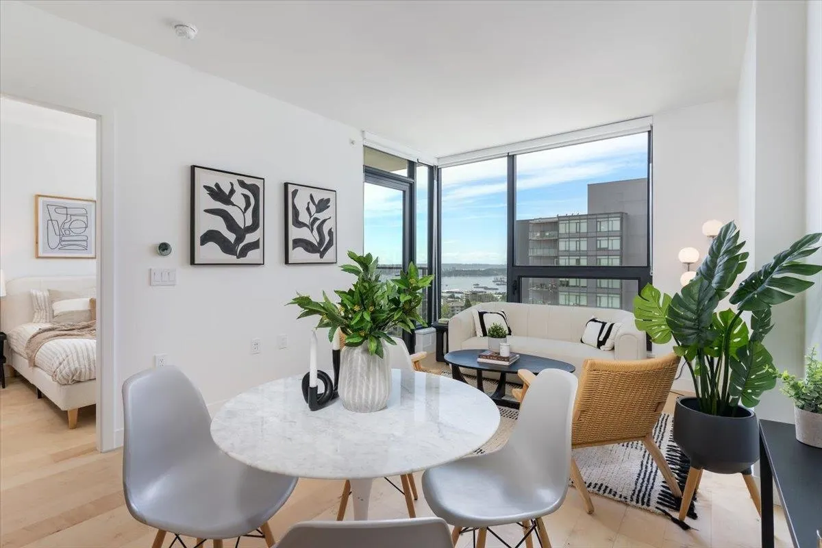 1104 135 E 13th Street