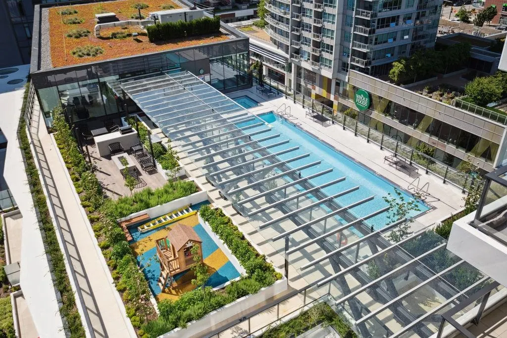 1104 135 E 13th Street