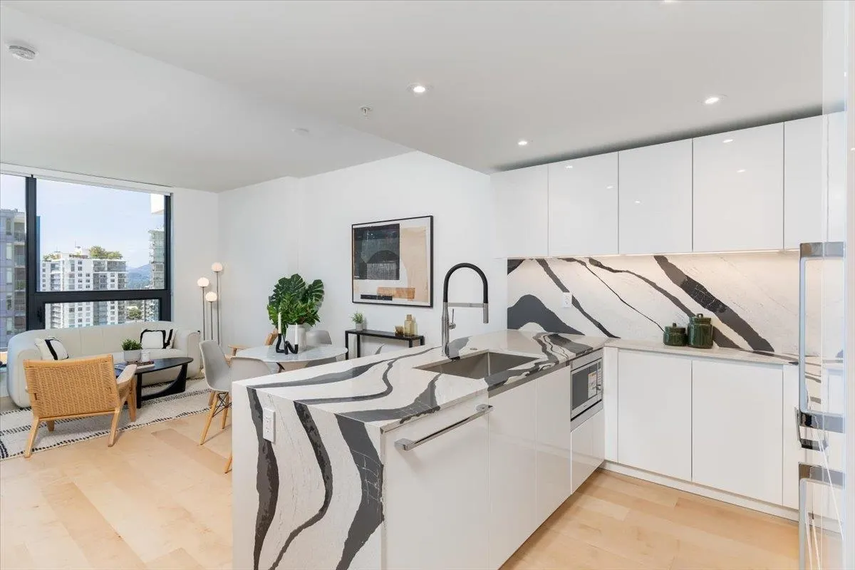 1104 135 E 13th Street