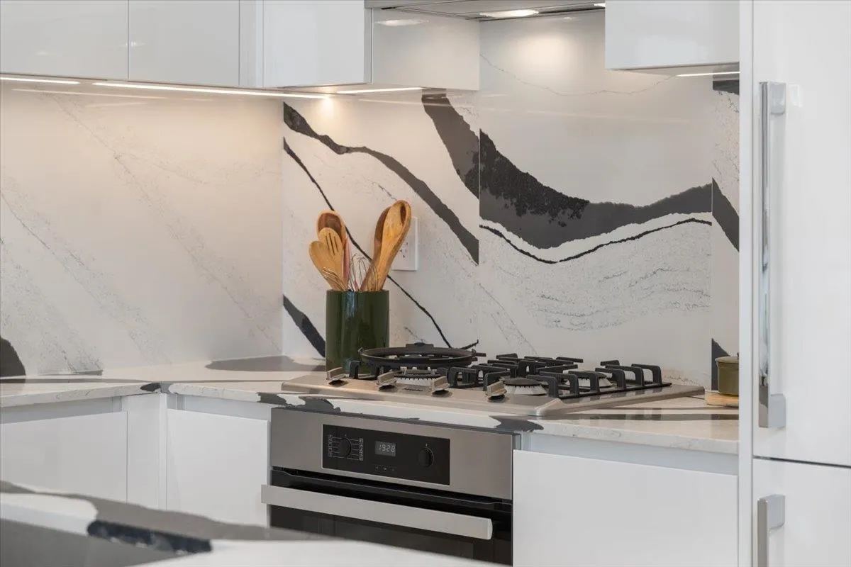 1104 135 E 13th Street