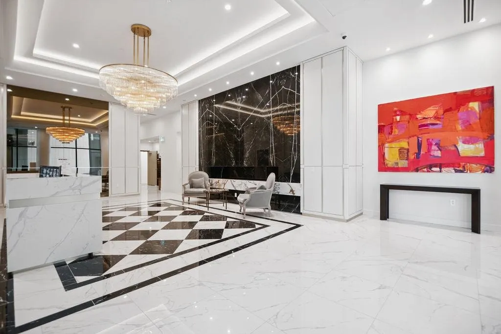 1104 135 E 13th Street