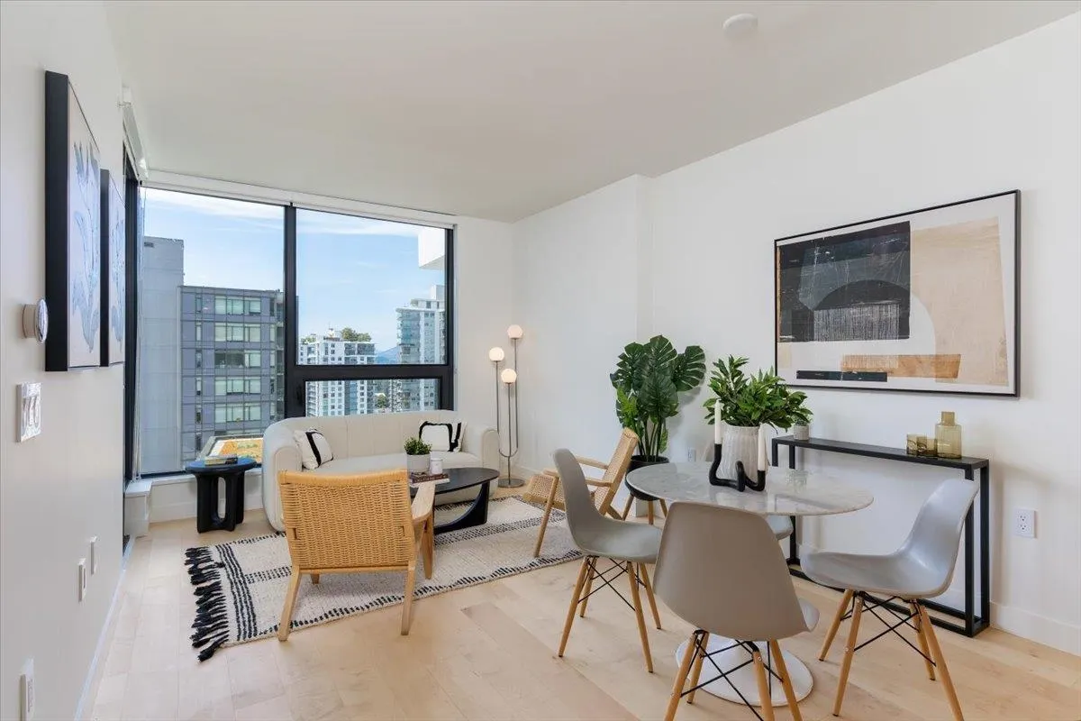 1104 135 E 13th Street