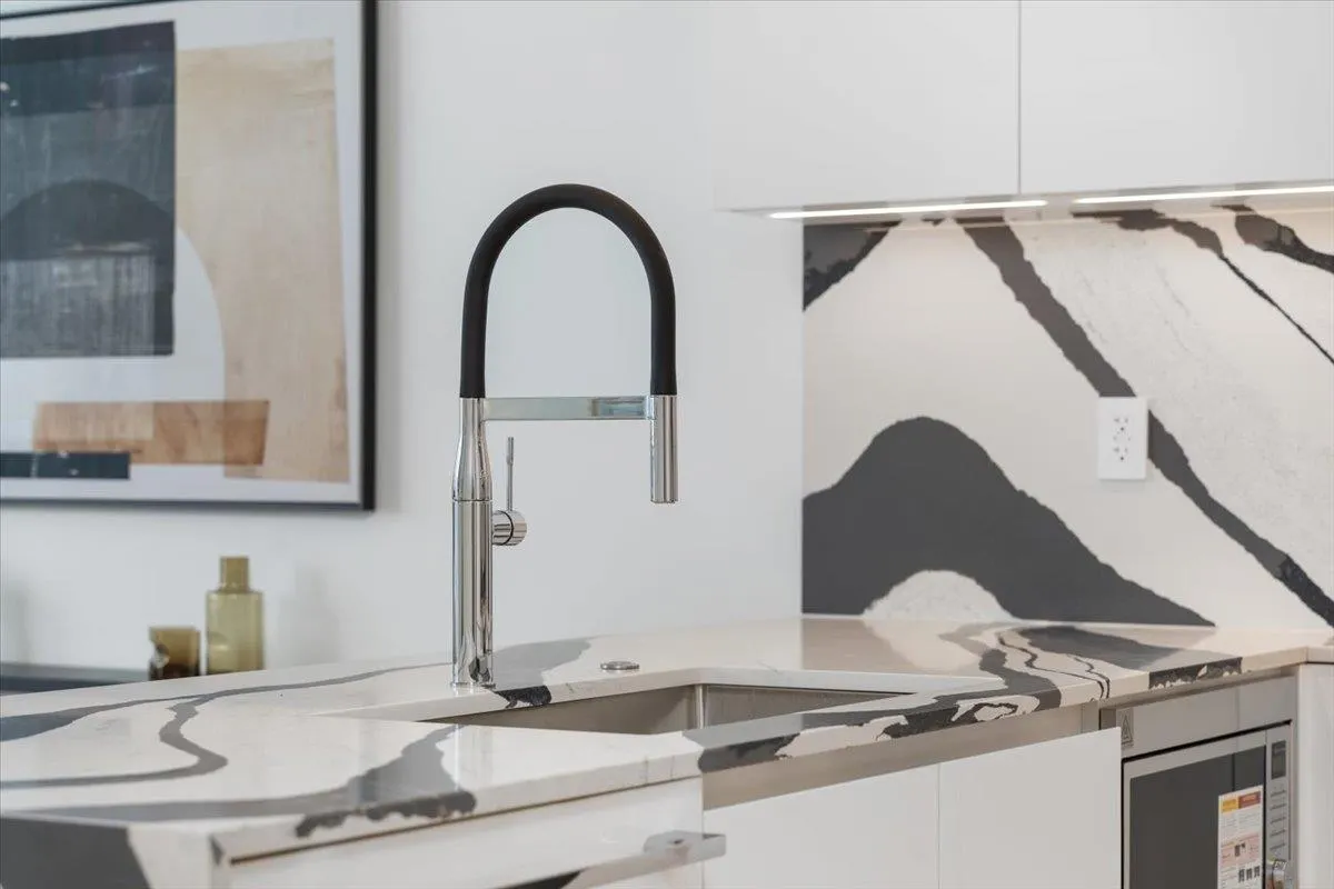 1104 135 E 13th Street