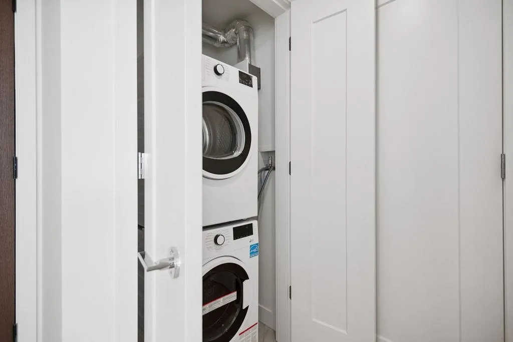 1104 135 E 13th Street