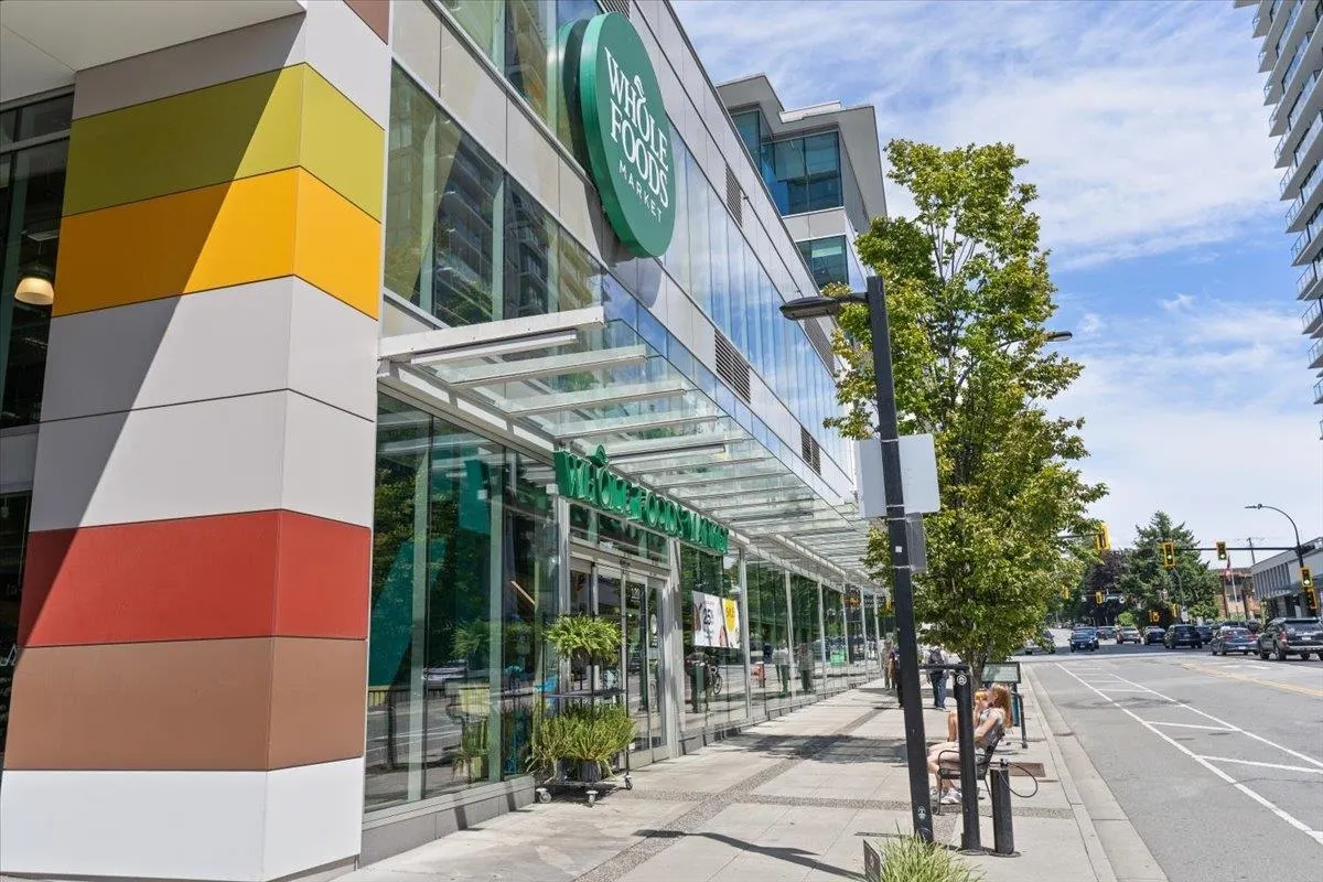 1104 135 E 13th Street