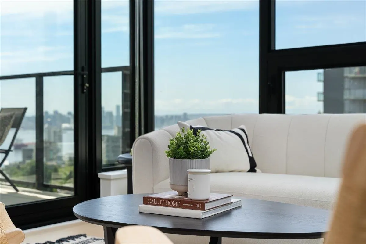 1104 135 E 13th Street