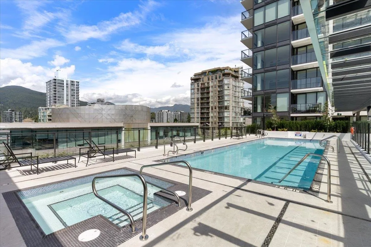 1104 135 E 13th Street