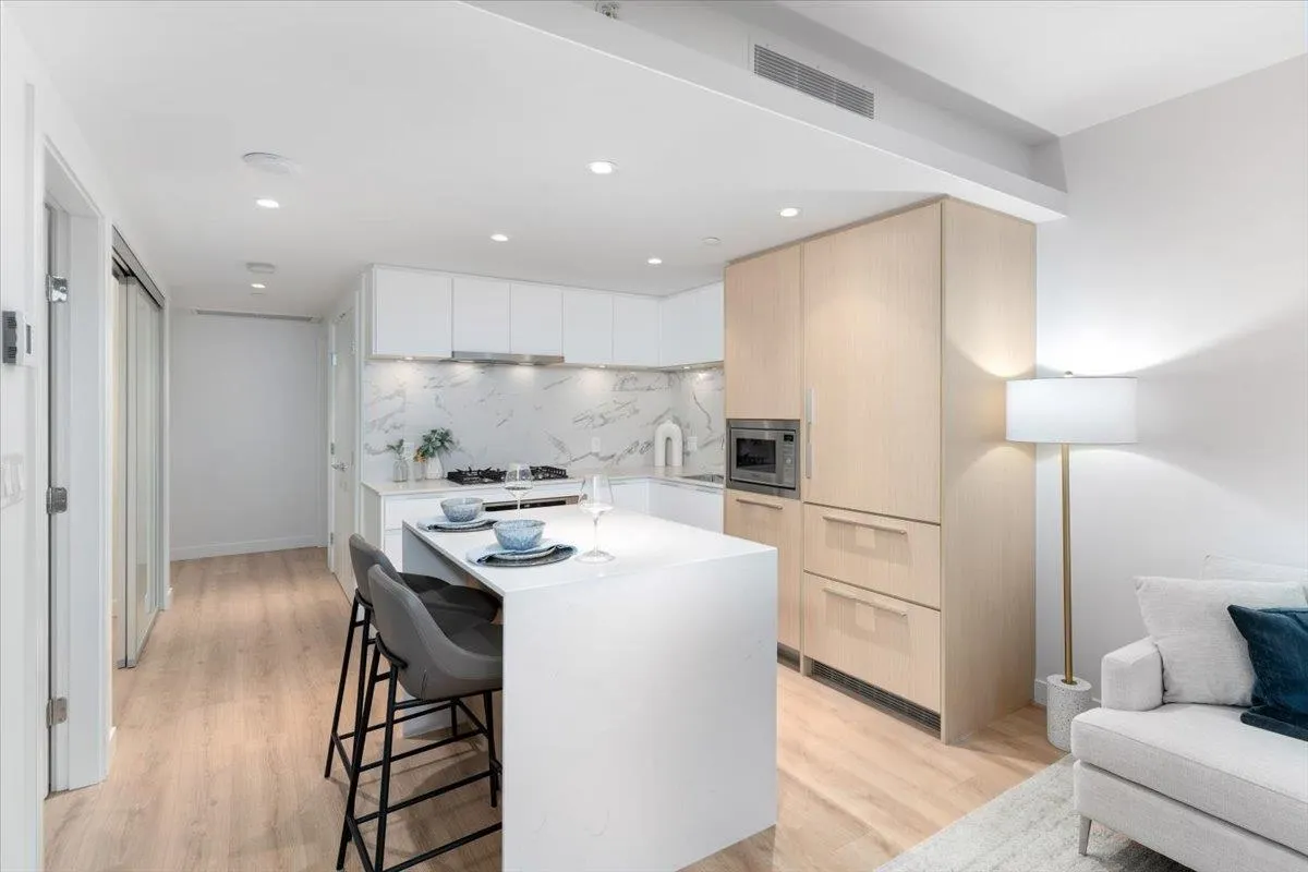 2205 1500 Fern Street