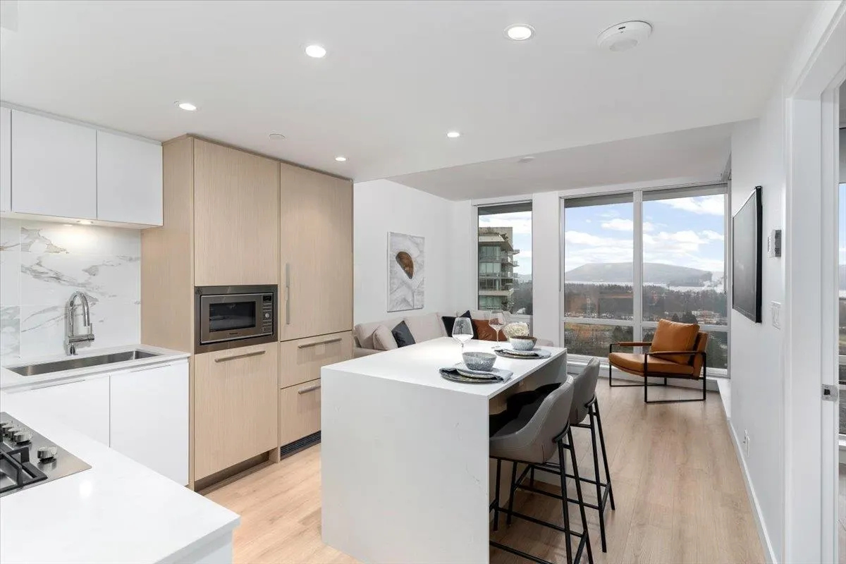 2205 1500 Fern Street