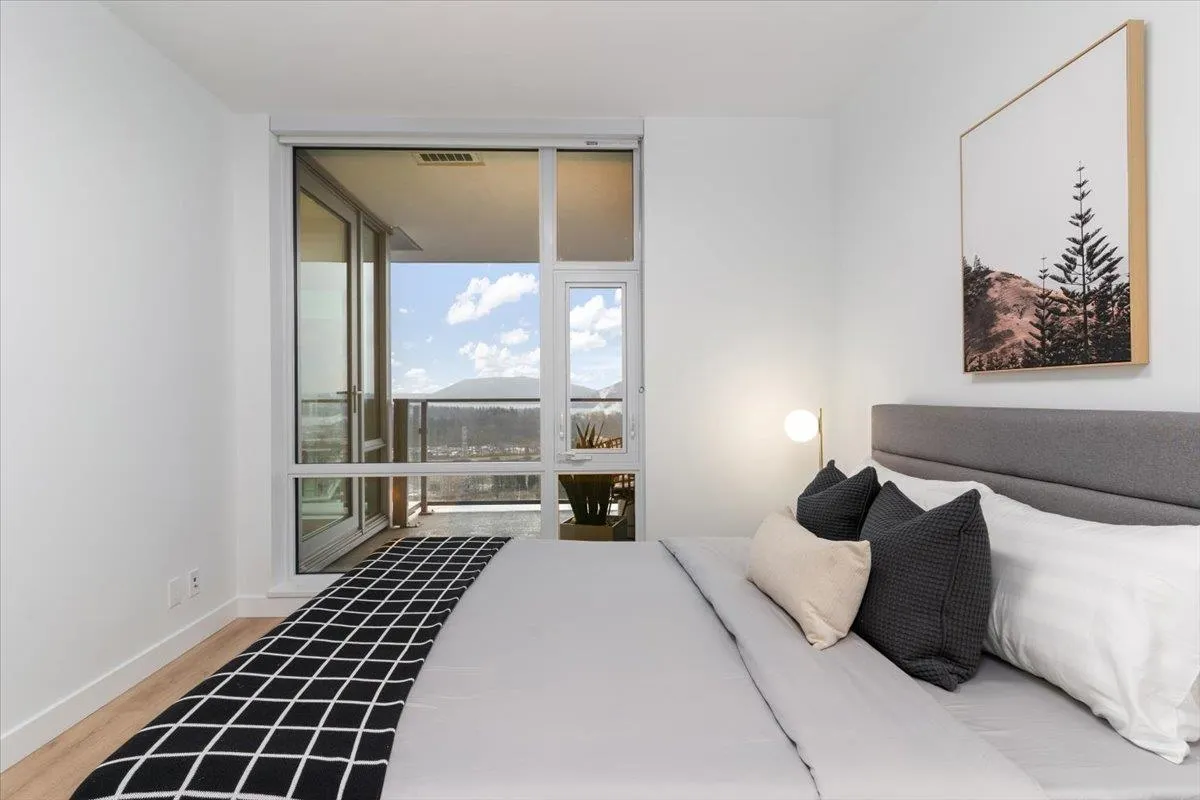 2205 1500 Fern Street