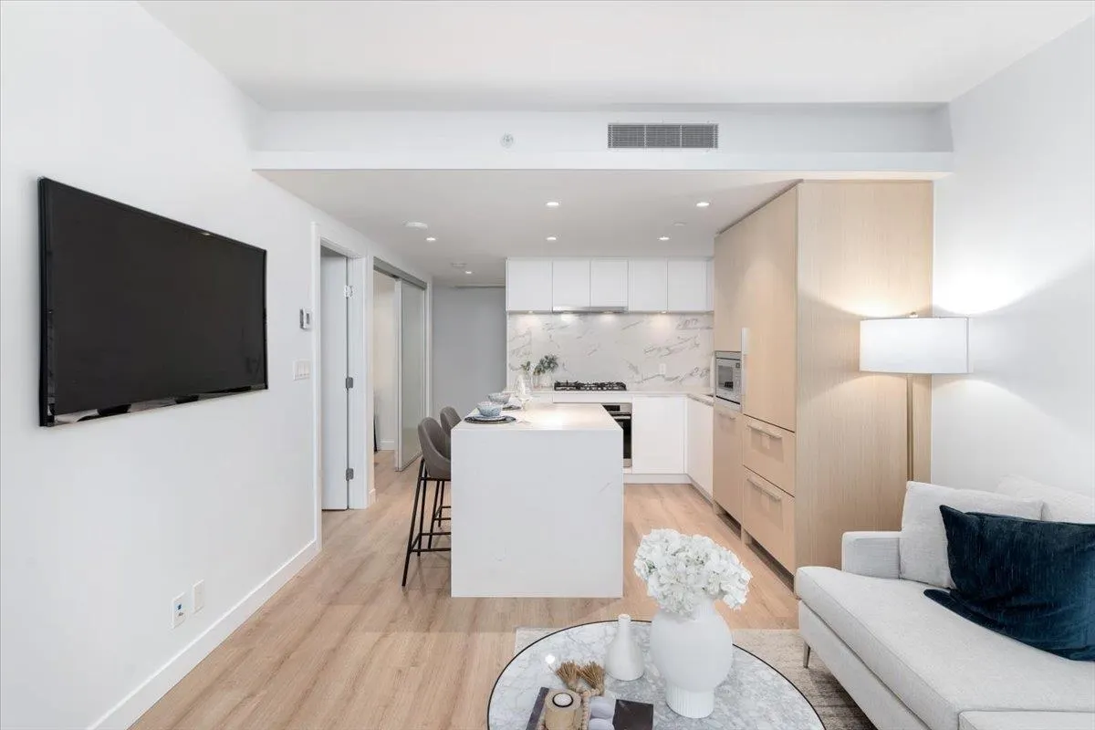 2205 1500 Fern Street