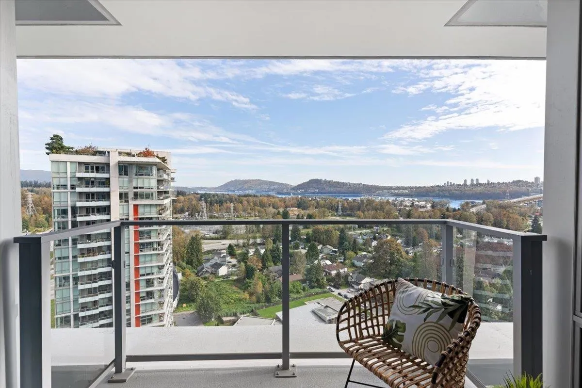 2205 1500 Fern Street