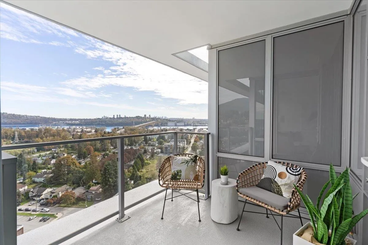 2205 1500 Fern Street