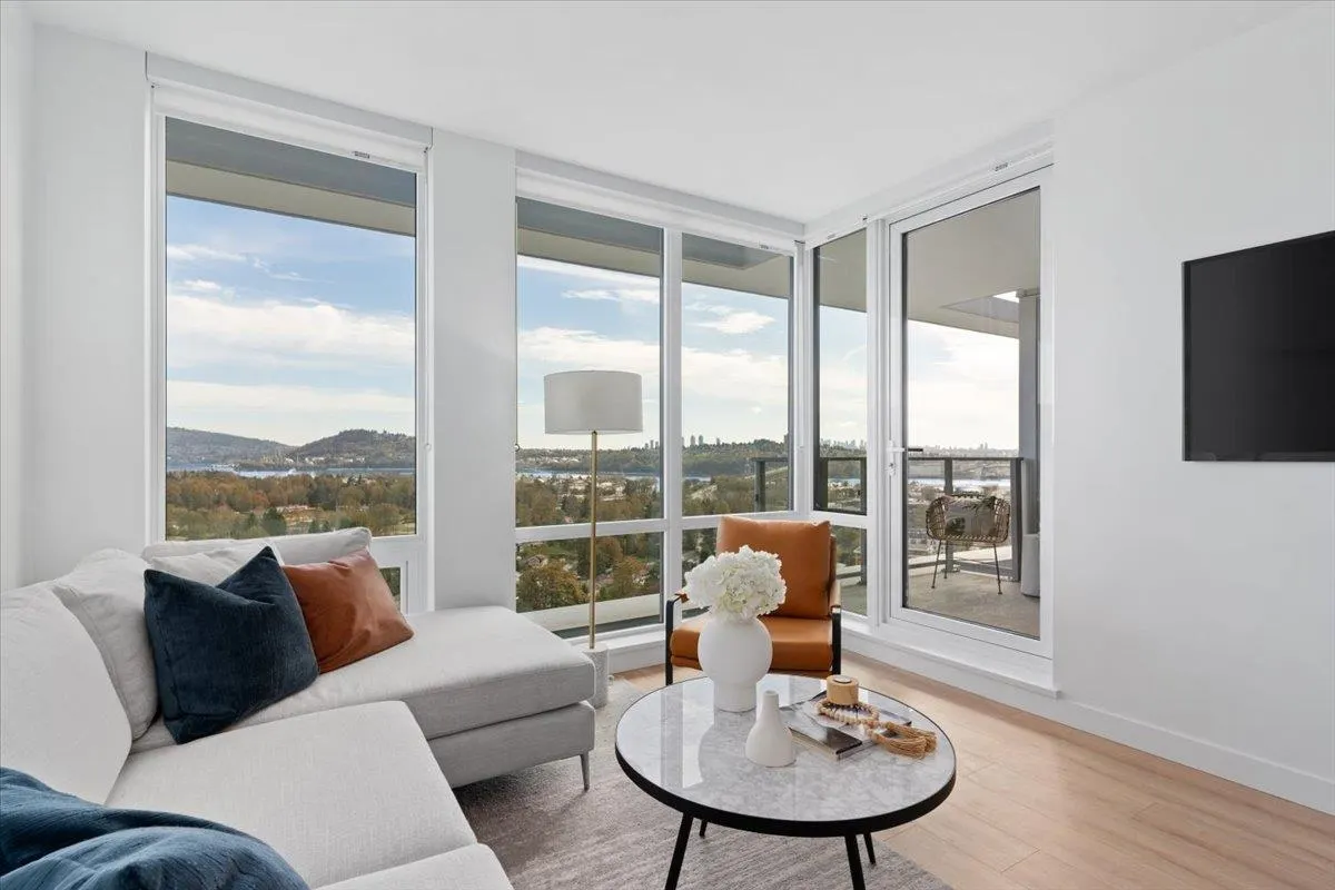 2205 1500 Fern Street