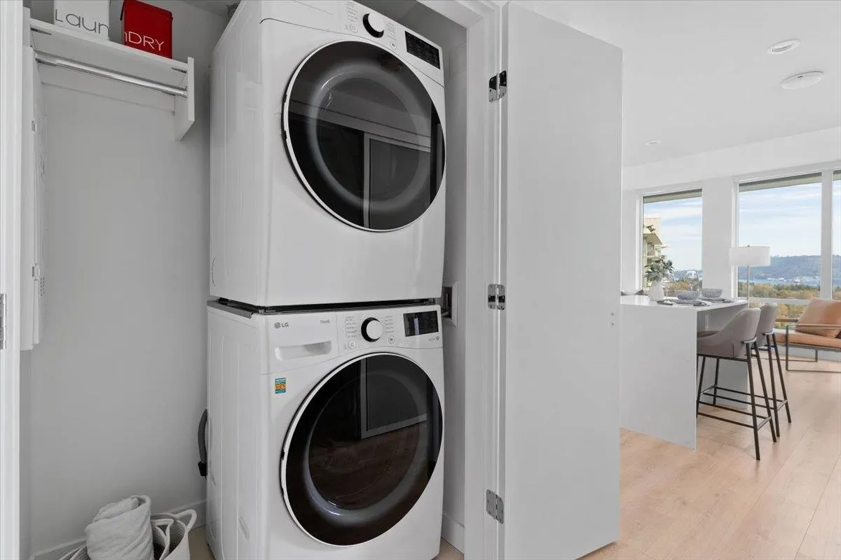 2205 1500 Fern Street