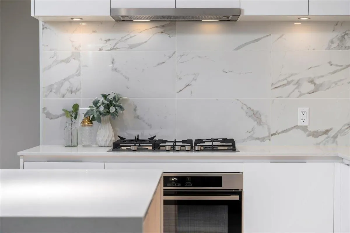 2205 1500 Fern Street