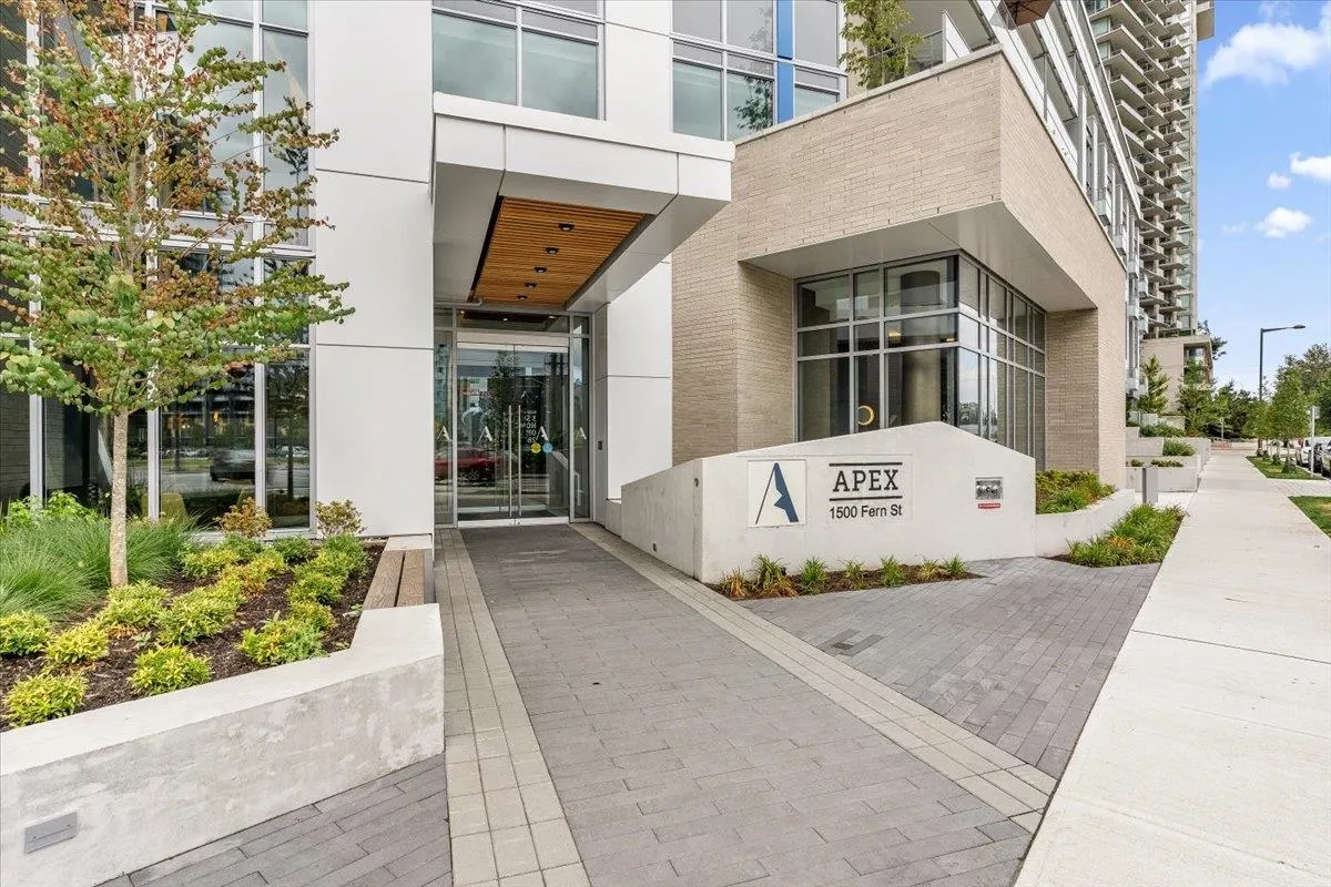 2205 1500 Fern Street