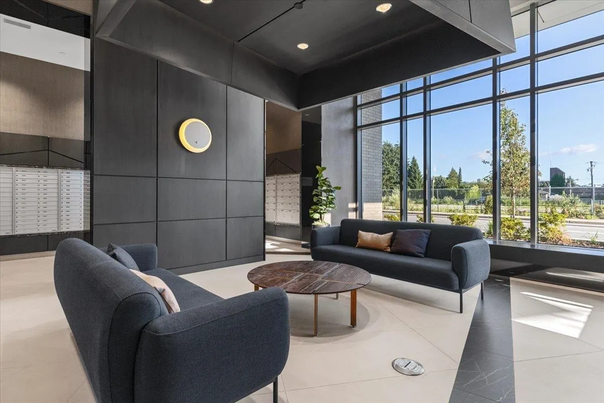 2205 1500 Fern Street