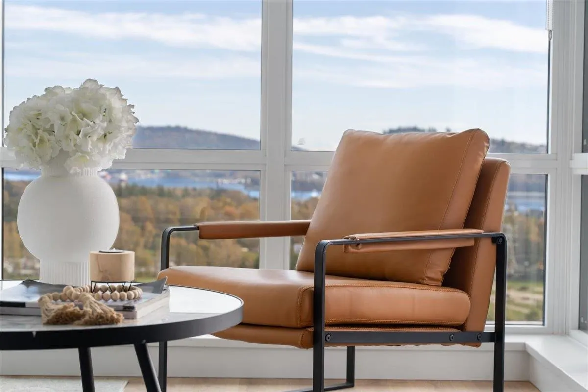 2205 1500 Fern Street