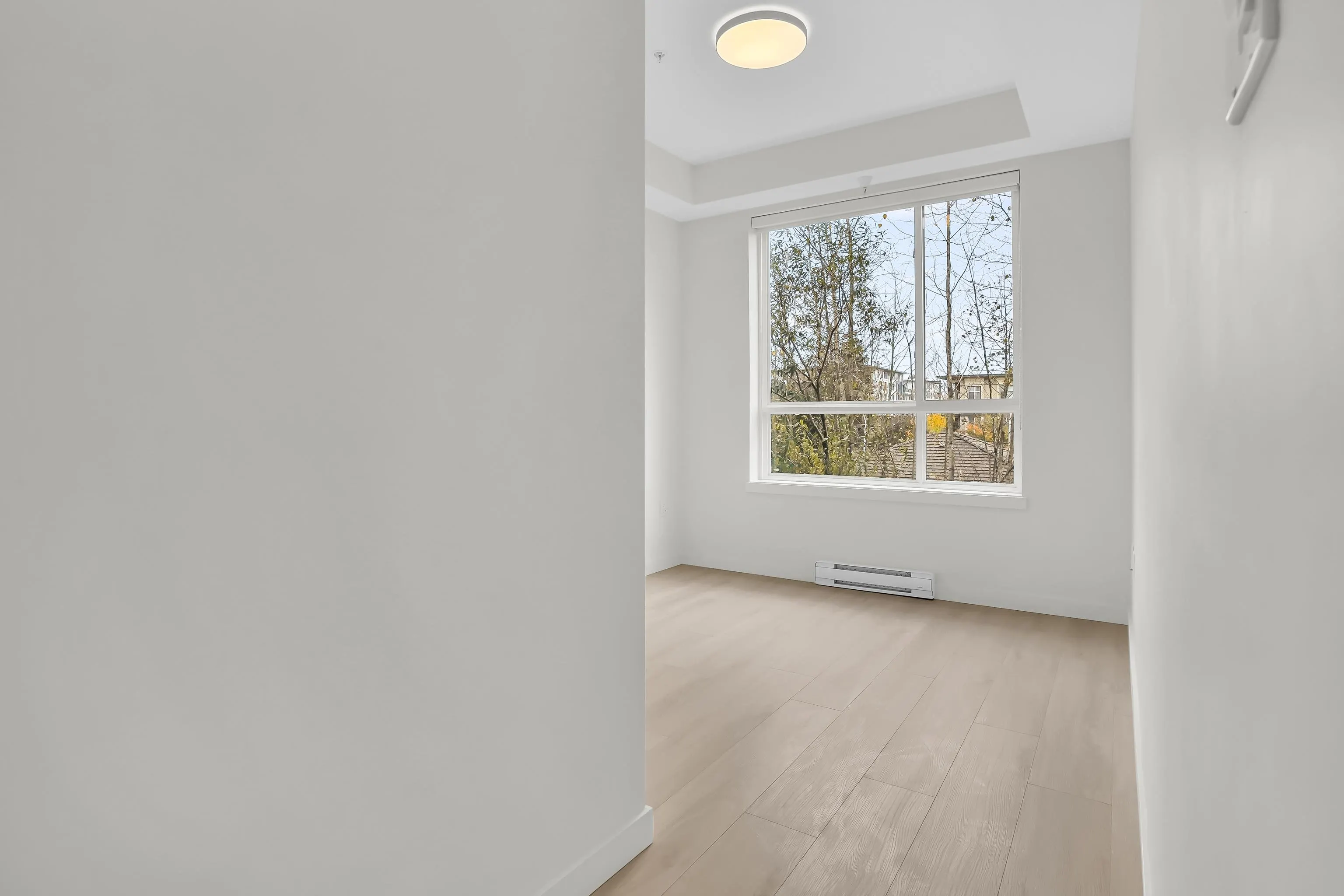 E318 13858 108 Avenue