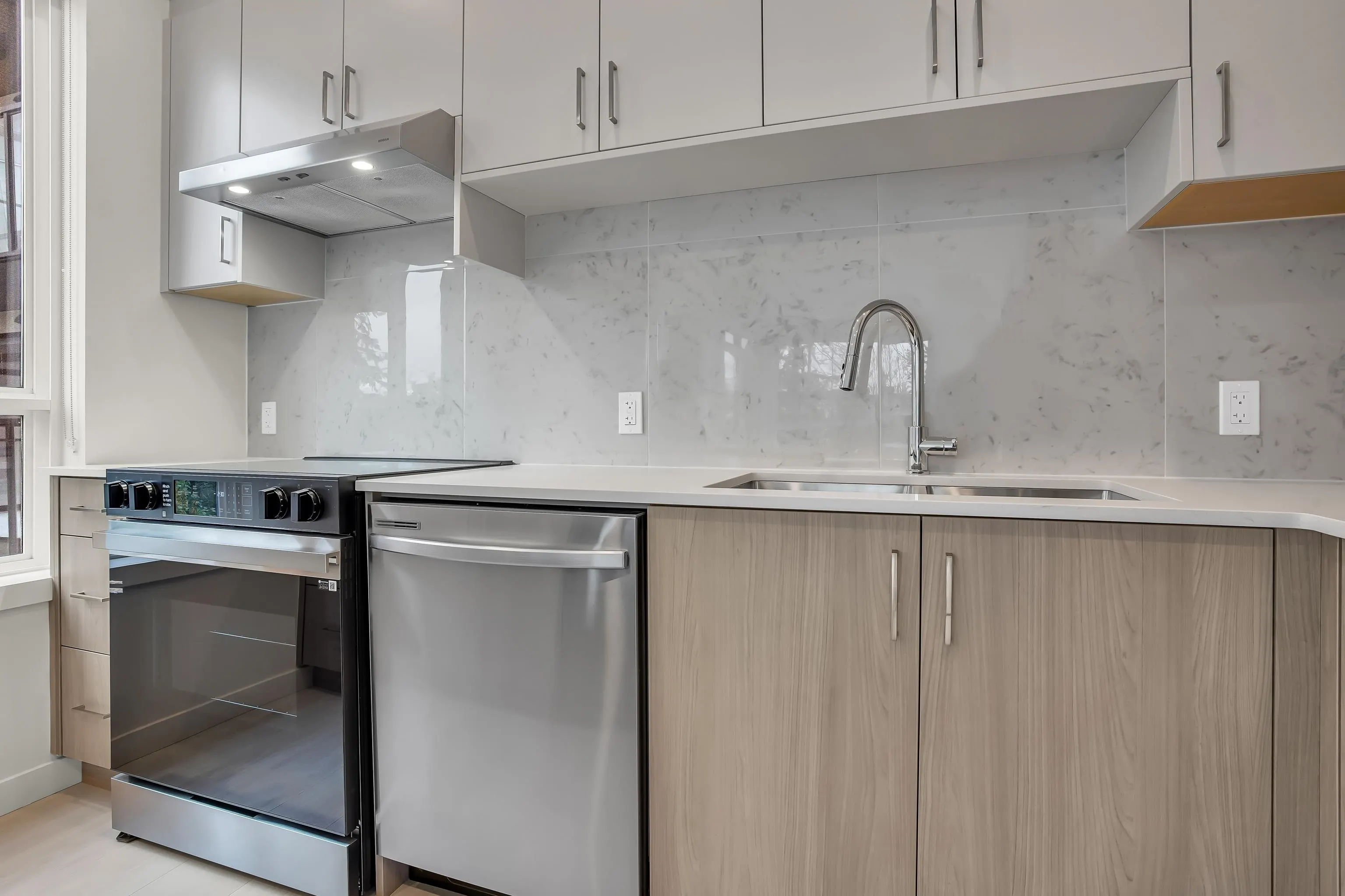 E318 13858 108 Avenue