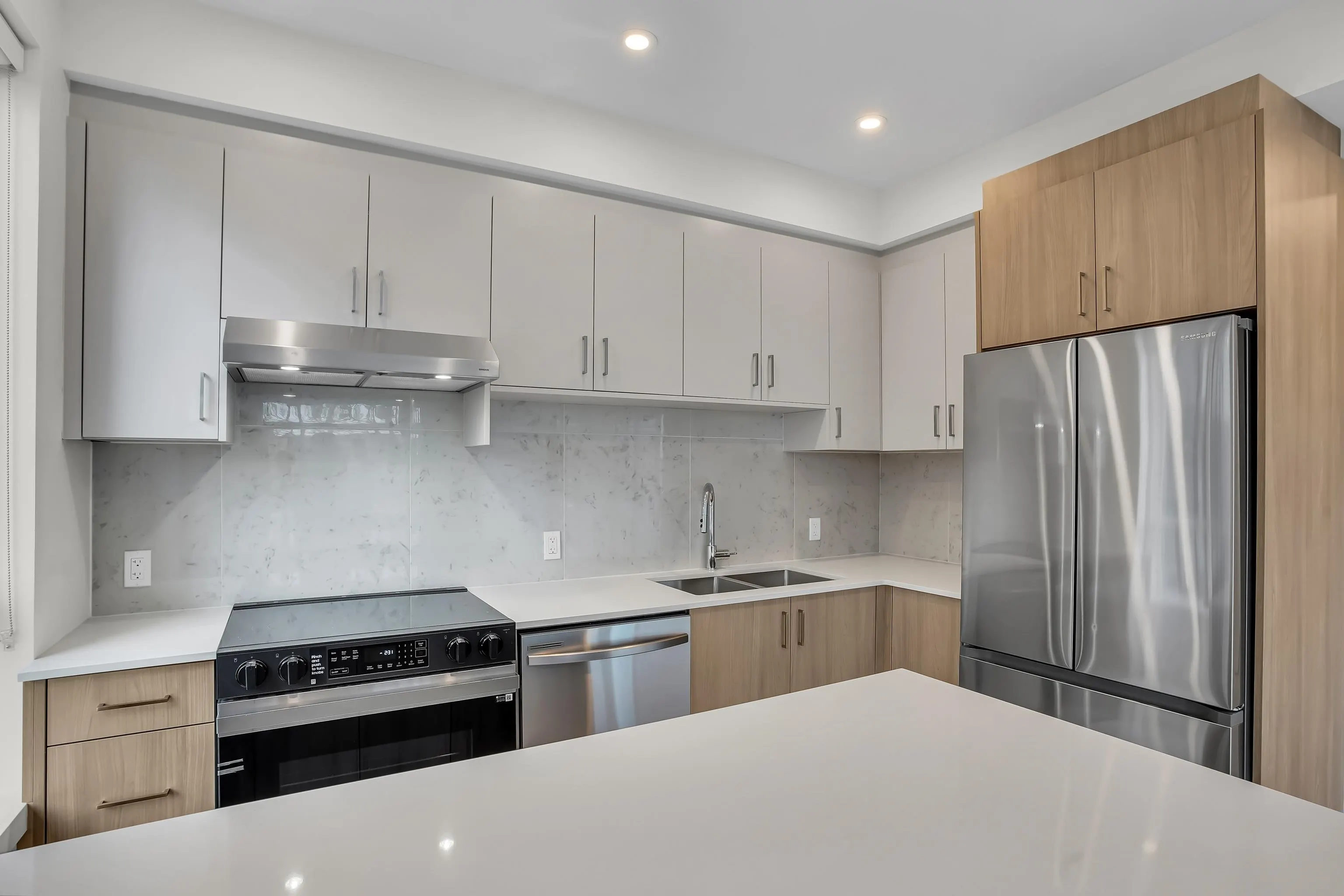 E318 13858 108 Avenue