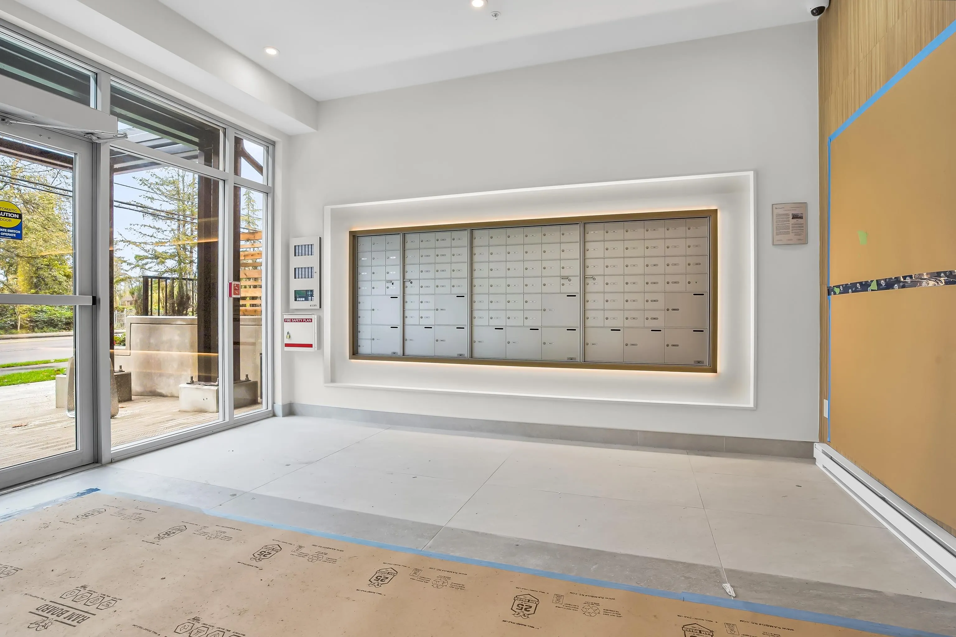 E318 13858 108 Avenue