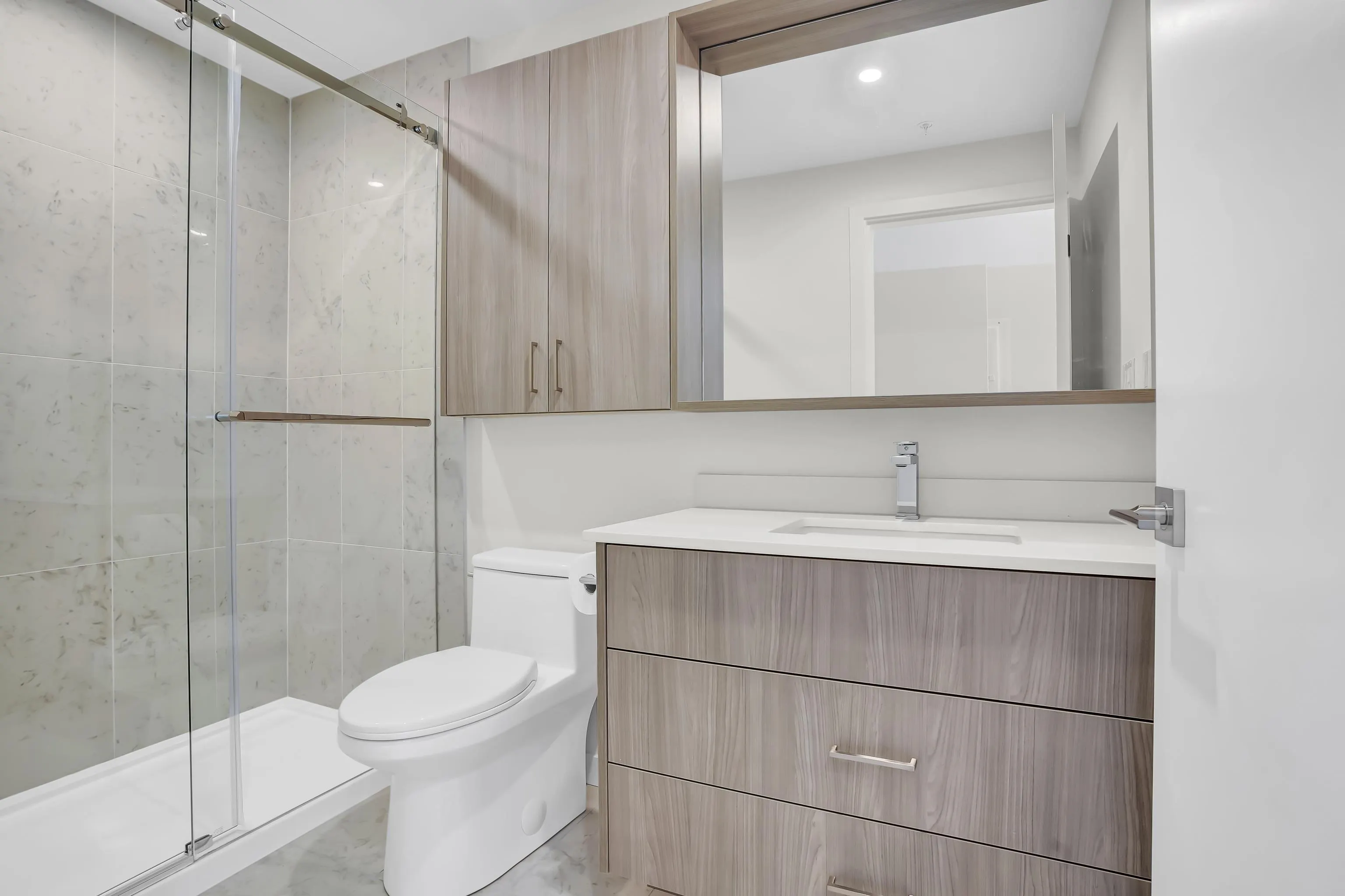 E318 13858 108 Avenue