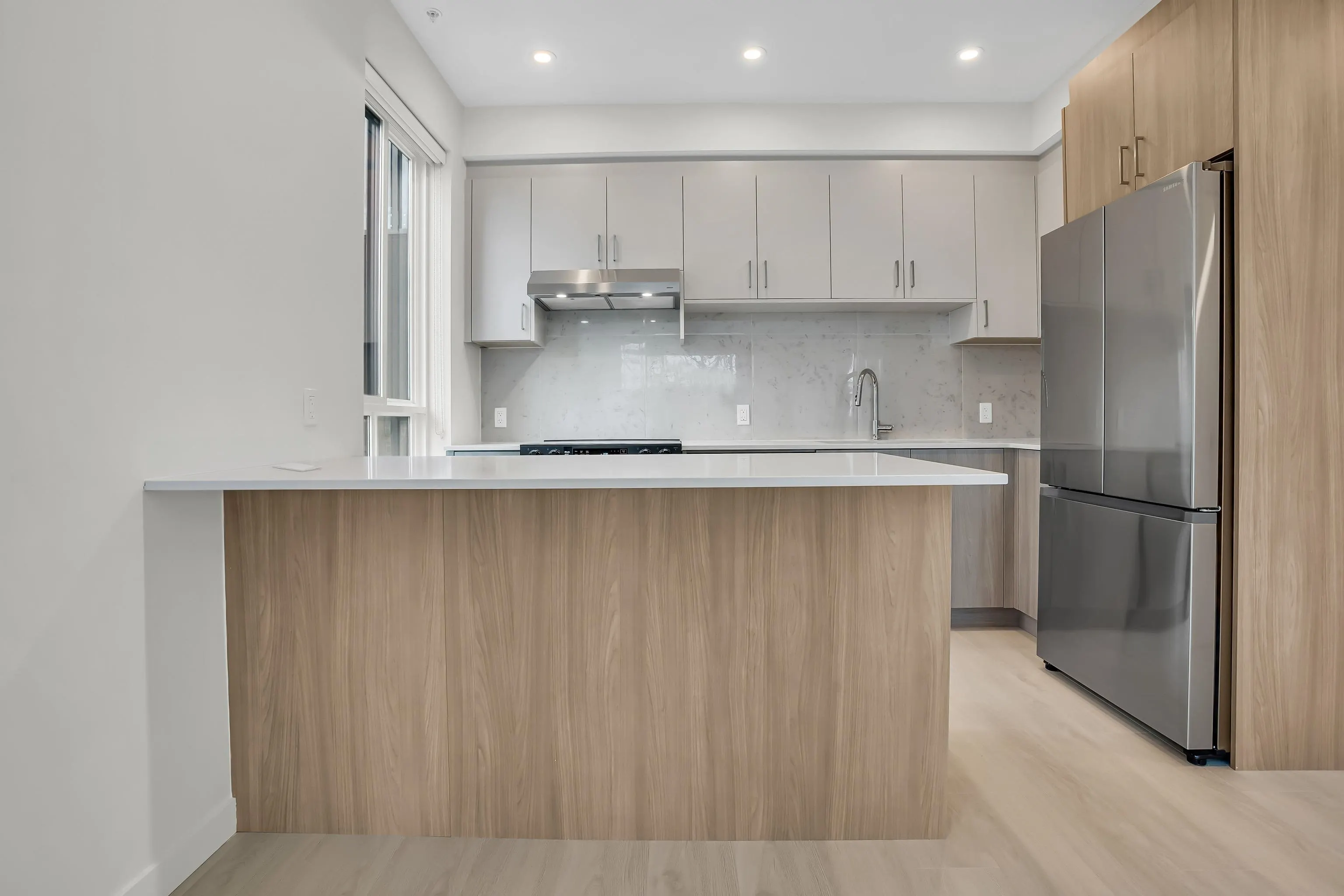 E318 13858 108 Avenue