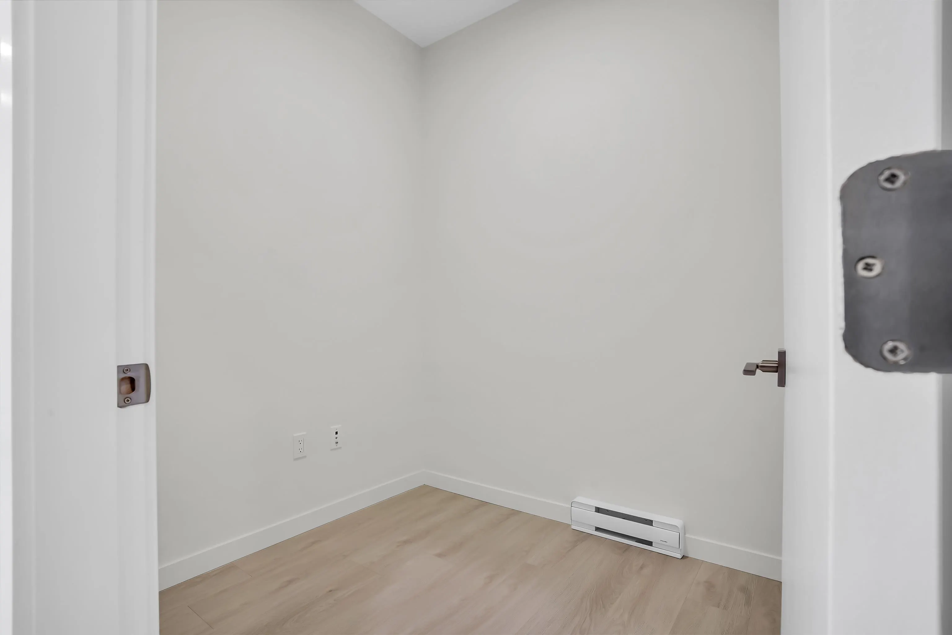 E318 13858 108 Avenue