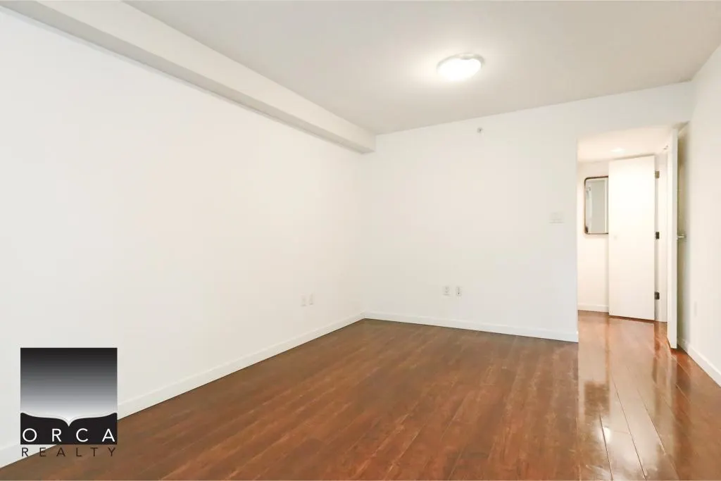 1227 1205 Howe Street