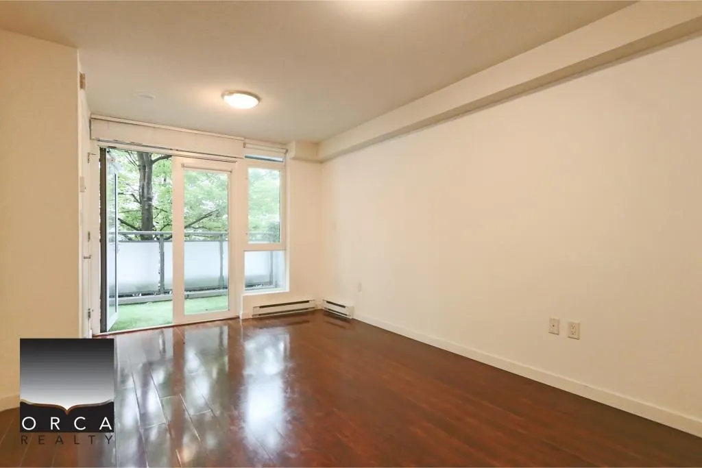 1227 1205 Howe Street