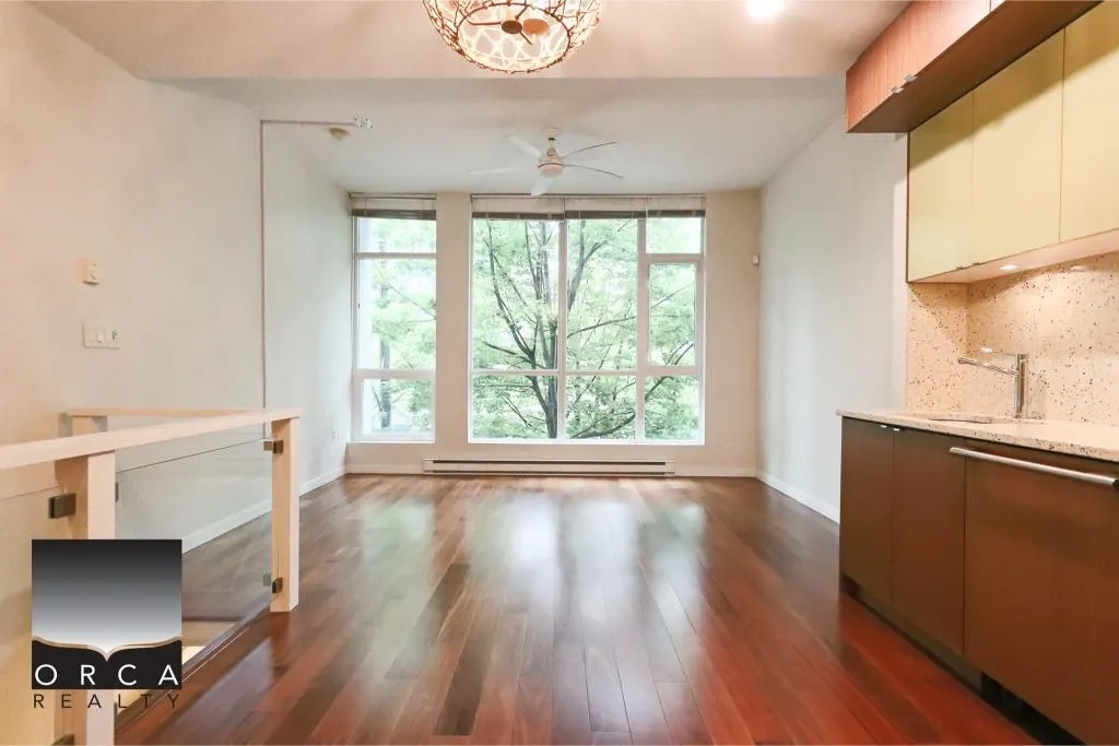 1227 1205 Howe Street