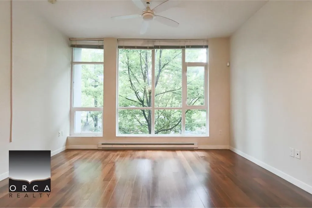 1227 1205 Howe Street