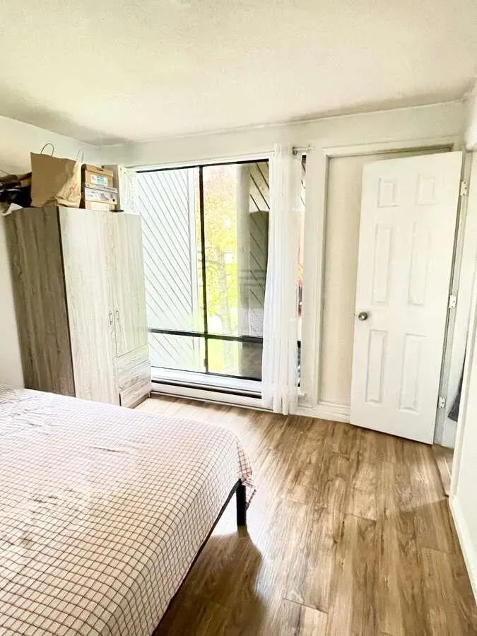 219 9300 Glenacres Drive