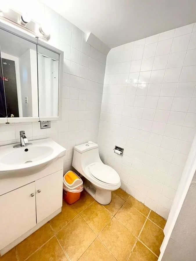 219 9300 Glenacres Drive