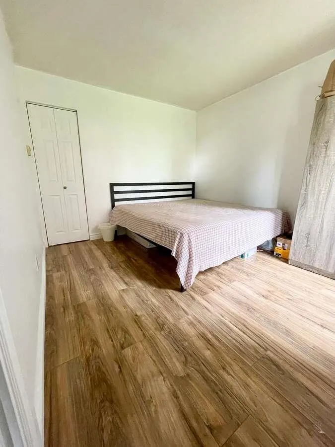 219 9300 Glenacres Drive