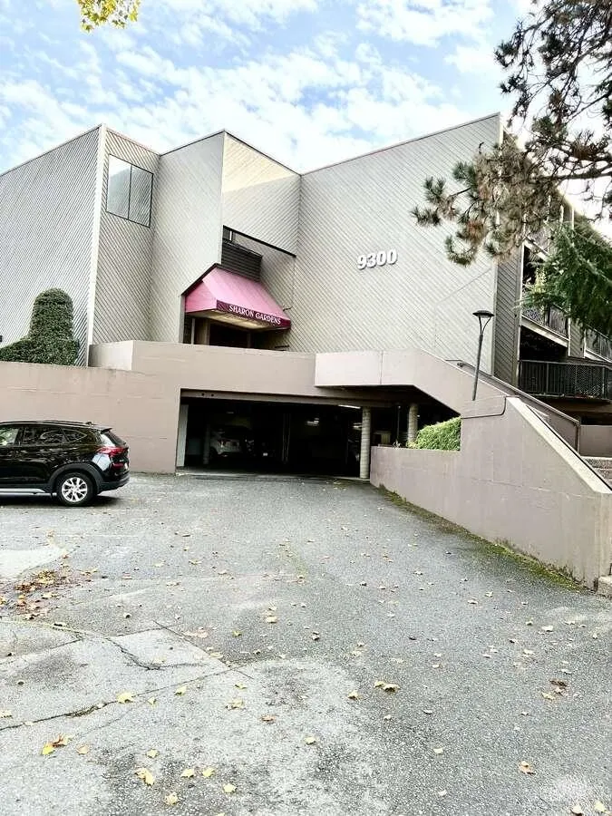 219 9300 Glenacres Drive