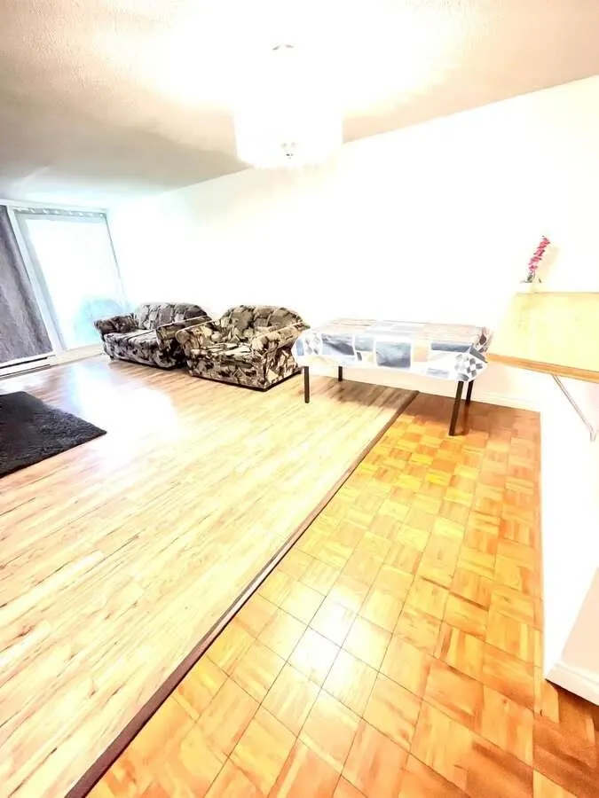 219 9300 Glenacres Drive