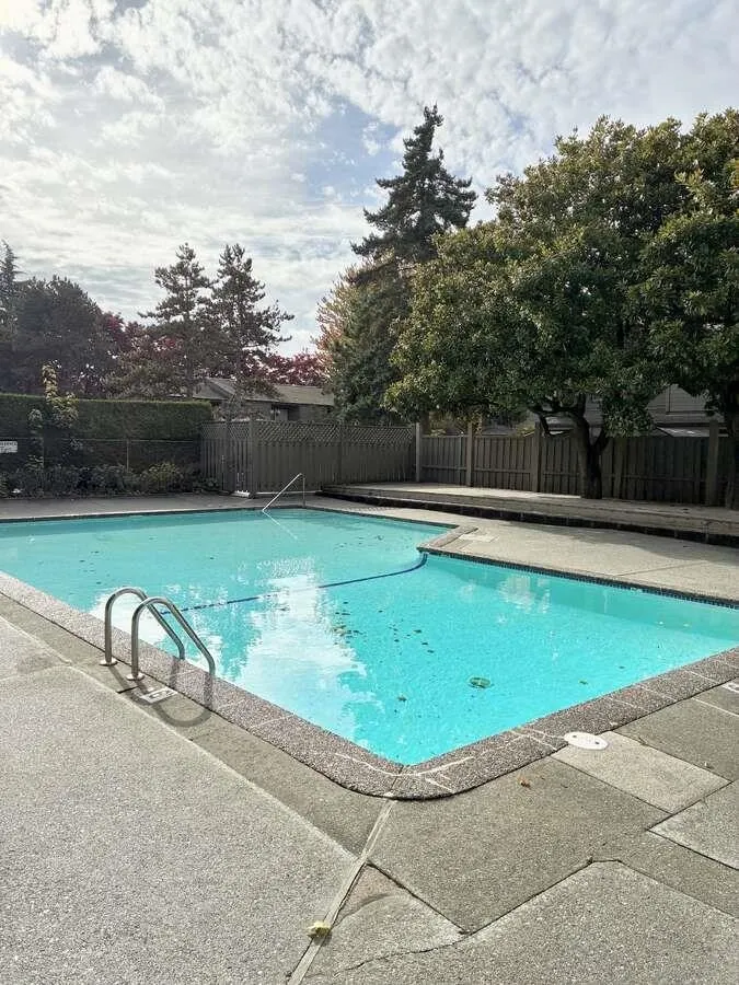 219 9300 Glenacres Drive