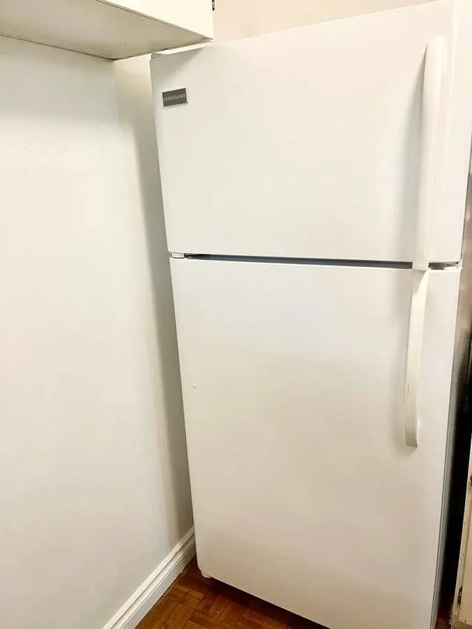 219 9300 Glenacres Drive