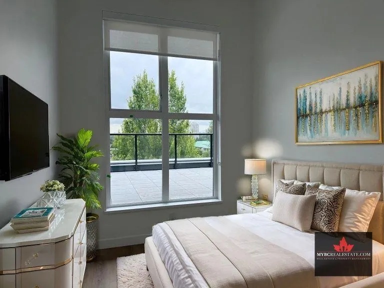 P03 375 Clayton Street