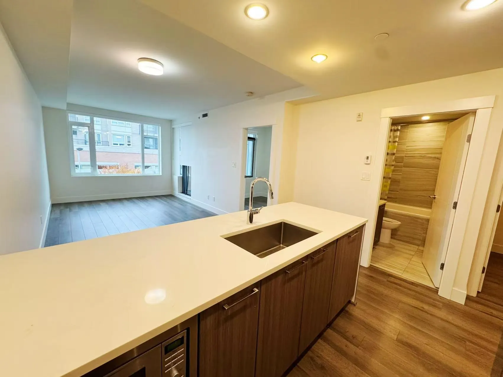 318 10788 No. 5 Road