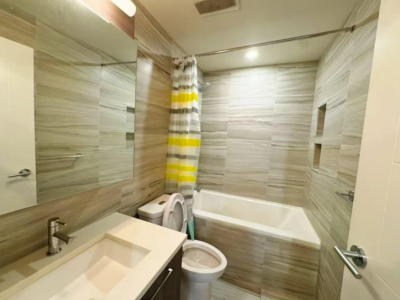 318 10788 No. 5 Road