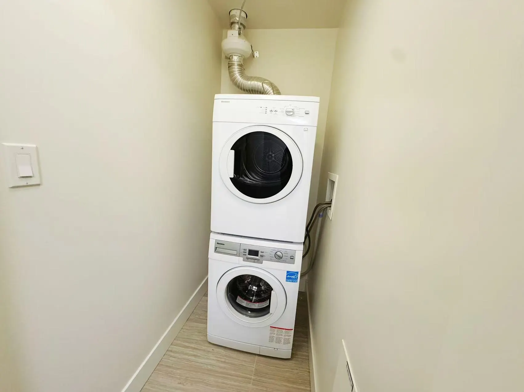 318 10788 No. 5 Road