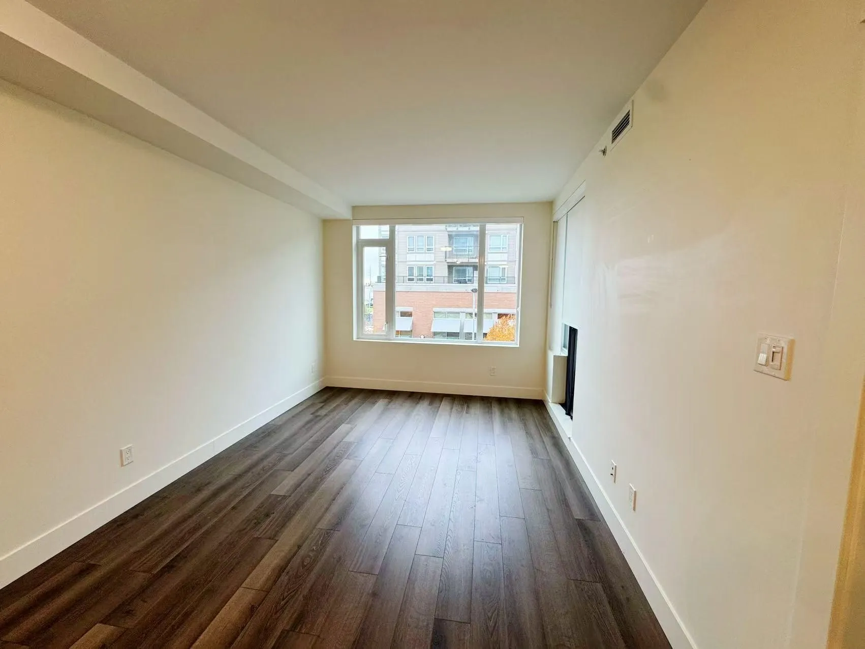 318 10788 No. 5 Road