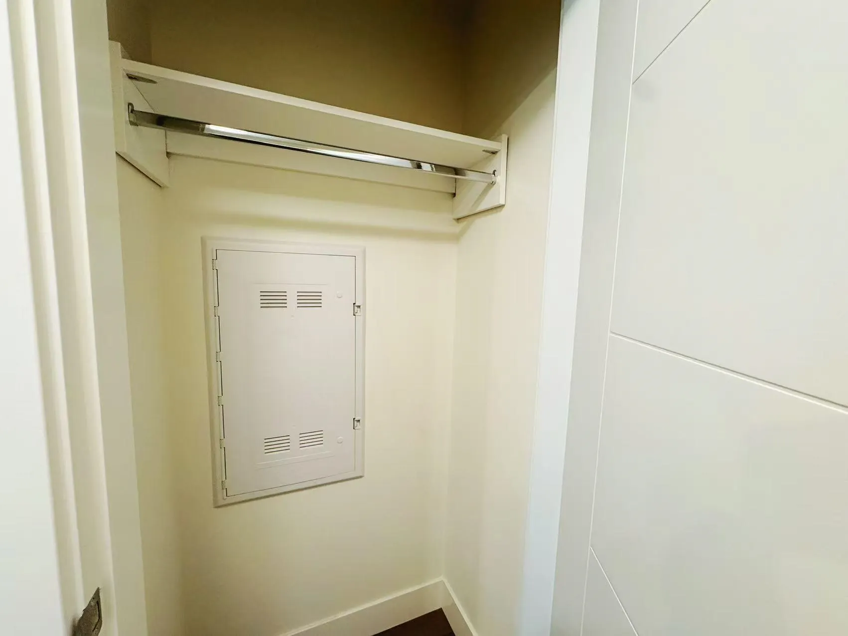 318 10788 No. 5 Road