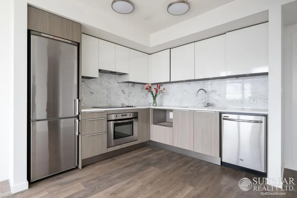 903 6461 Telford Avenue