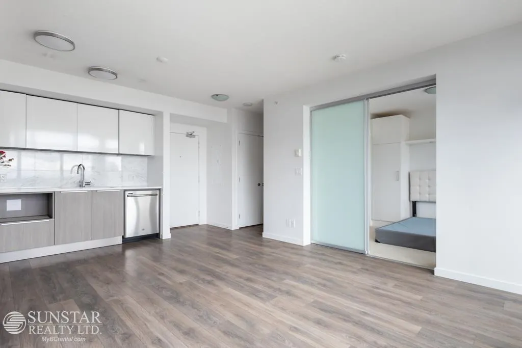 903 6461 Telford Avenue