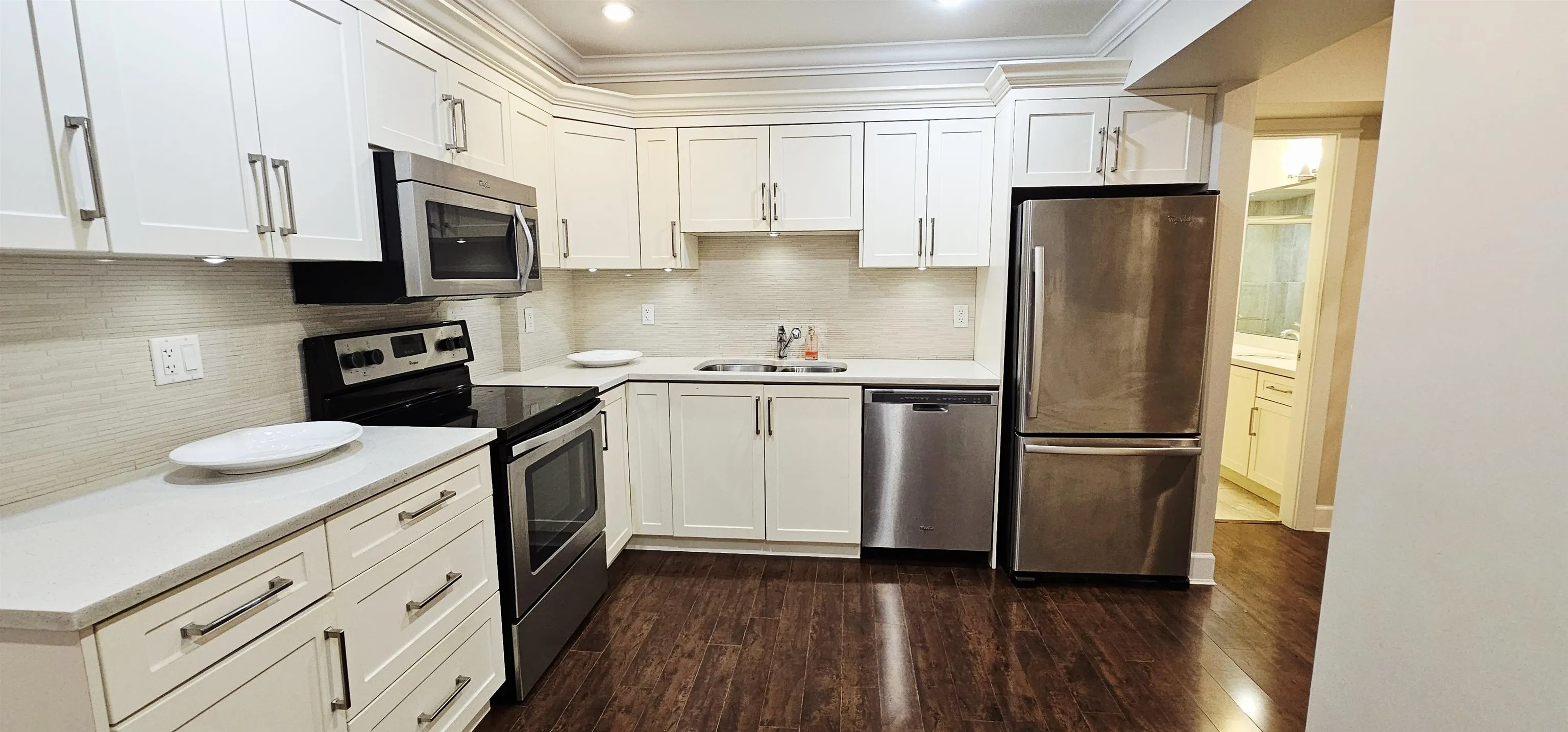 Lower/ 888 Canyon Boulevard